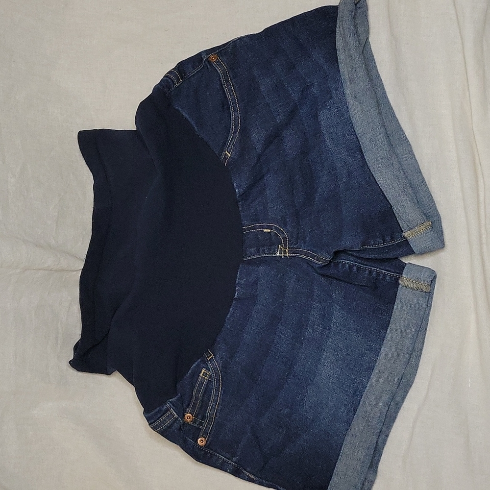 Maternity shorts